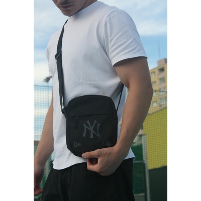 New Era Side Bag malá taška na rameno New York Yankees BLACK/BLACK čierna