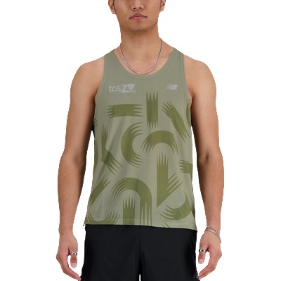 New Balance Потник New Balance London Edition Printed Athletics Run Singlet Зелен Velikost S