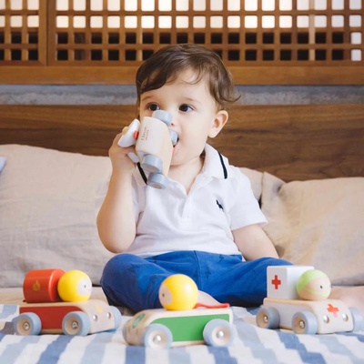 Classic World Детска дървена количка - Линейка (cw53597)