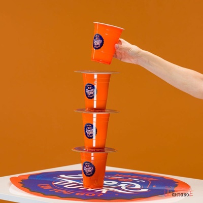 ШантавоЕ Игра с бирени чаши и плочки - направи кула
