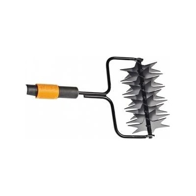Provzdušňovač trávníku FISKARS QUIKFIT 20cm 1000689