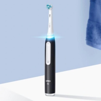 Image 1 of Oral-B iO 3 series Duo