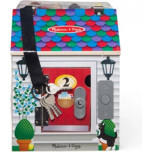 Melissa & Doug дървена къща с камбанки и ключалки (6075157)