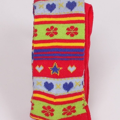 Червен чорапогащник с шарен десен, сърца и цветя