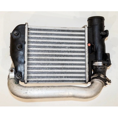 chladič intercooler levý AUDI A6 4F0 (lift) 3,0 TDi 171 KW 4F0145805F 4F0145805AF