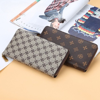 Image 1 of ElegantWallet Стилно кожено портмоне, елегантен портфейл за мъже и жени - ElegantWallet