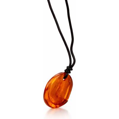 jantario Jantárový amulet na šnúrke koňakový 330009