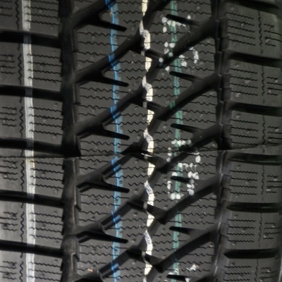 Bridgestone Blizzak W810 225/75 R16 121/119R