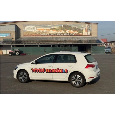 Junior za volantem