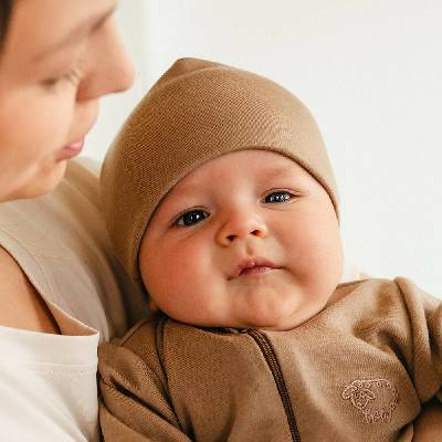 Eevi Merino baby čiapočka karamelová