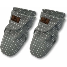 Kojenecké vyteplené capáčky bílý puntík