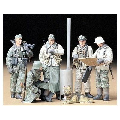 Tamiya German Soldiers Field Briefing 1:35