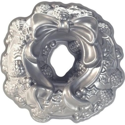 Nordic Ware Forma na bábovku Sviatočný veniec strieborná 2,1 l