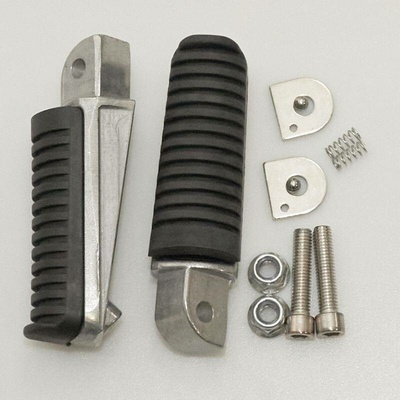 BIKETEC PARTS sada stupaček pasažéra kompletní s upevněním YAMAHA FJR 1300 01-19, FZ1 06-15, FZ6 04-15, XJ6 09-16, XJR 1200/1300 94-18, (nahrazuje originál)