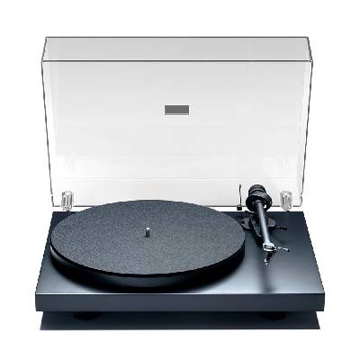 Грамофон Pro-Ject Audio Systems Debut III DC, Ortofon OM 5E доза, 33/45 об/мин, ремъчно задвижване, позлатени конектори, черен