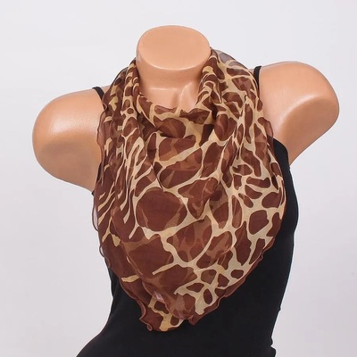 Копринено фишу в бежово с кафяви шарки