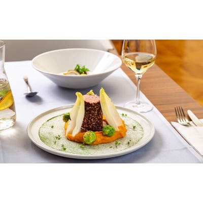 Degustační 6chodové menu na novorenesančním zámku Třešť pro 2 osoby