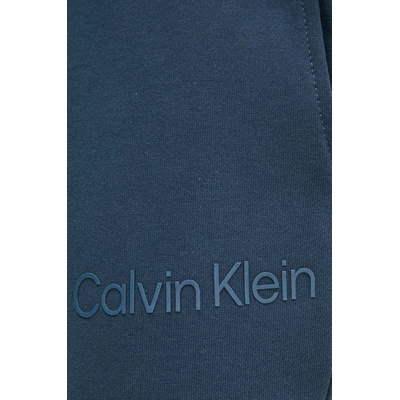 Calvin Klein Jeans Памучен спортен панталон Calvin Klein Jeans в тъмносиньо с принт J30J326886 (J30J326886)