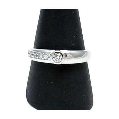 Vorlové Šperky Stříbrný prsten se zirkony E044