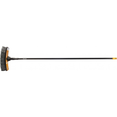 Fiskars M Solid univerzálna metla 1025921