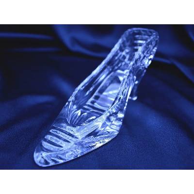 Krištálová brúsená dekoratívna topánka 19 cm