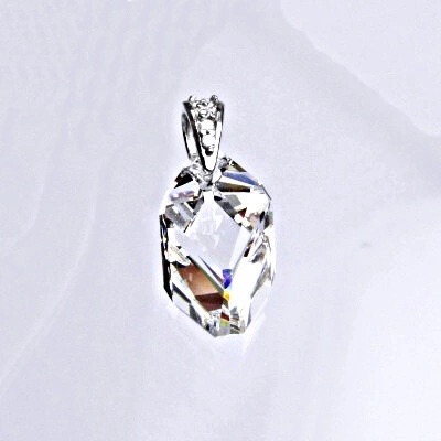 Čištín Stříbrný přívěšek s čirým krystalem Swarovski cubist pendant P 1306