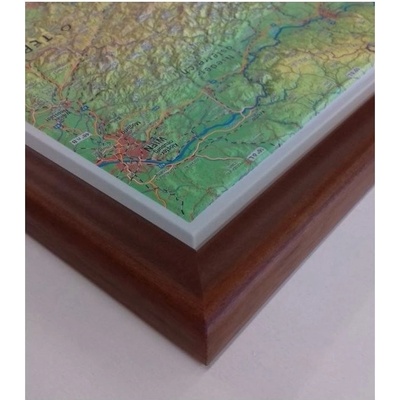 Georelief Rusko - plastická mapa 80 x 60 cm Varianta: mapa v dřevěném rámu, Provedení: Pinos světle hnědý