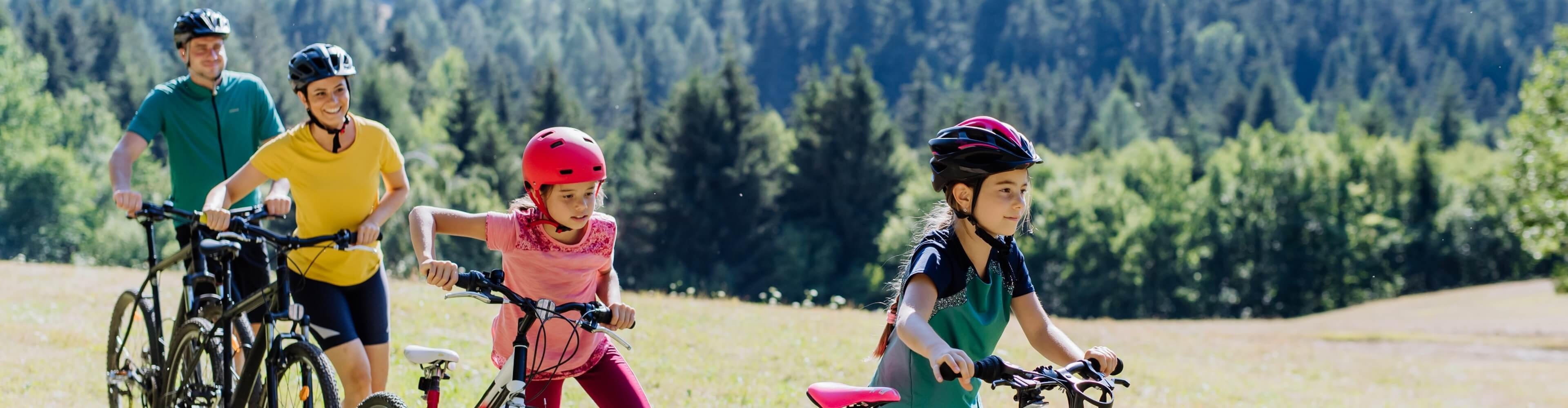 Cum să te îmbraci pentru ciclism și ce să iei cu tine într-o călătorie cu bicicleta Cum să te îmbraci pentru ciclism și ce să iei cu tine într-o călătorie cu bicicleta