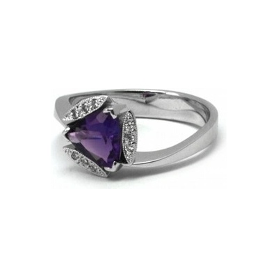 Klenoty Budín diamantový prsten s fialovým ametystem J 20641 1