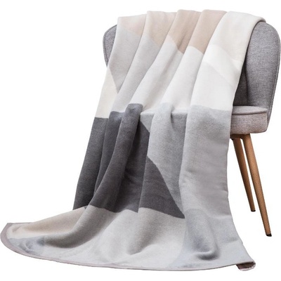 SCANquilt pléd VELURO trapezo šedobéžová střední 150x200