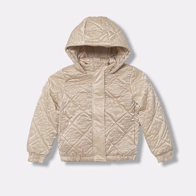 GUESS Преходно яке за мини момиче в бежово златист цвят с релефни детайли Guess