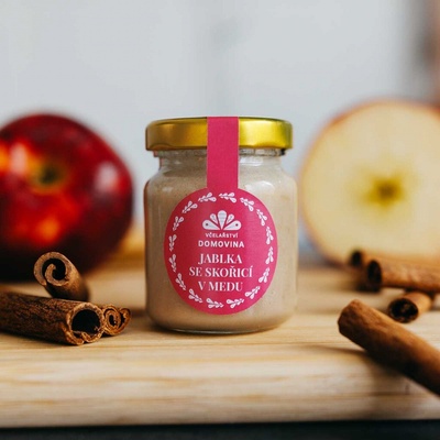 Včelařství Domovina Jablka se skořicí v medu 170 g – Zboží Dáma