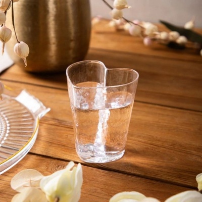 HOMLA Sklenice Blushy ve tvaru srdce 280 ml