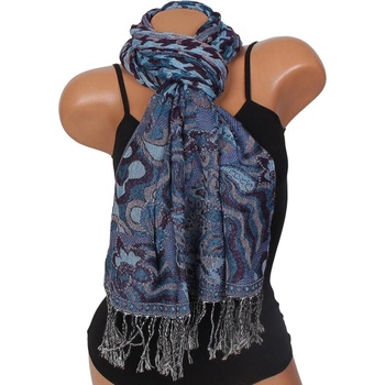 Дамски шал в синьо с цветя и орнаменти