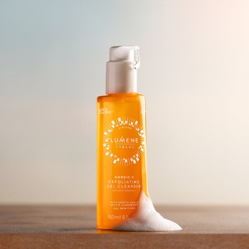 Lumene Почистващ ексфолиращ гел LUMENE NORDIC - C [VALO] Exfoliating Gel Cleanser (LSCV82598)