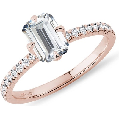 KLENOTA Diamantový zásnubný prstienok emerald z ružového zlata k0860014