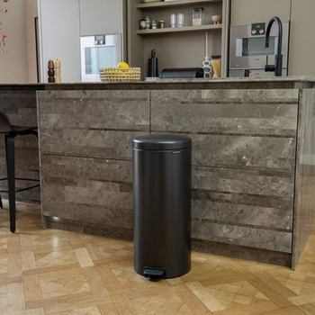 Image 1 of Brabantia 30 л цвят уверено сиво кош за смет с педал Brabantia от серия NEWICON