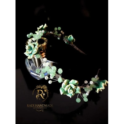 Radi handmade Дизайнерска диадема със зелени цветя и кристали (816)