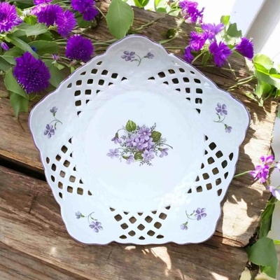 Český porcelán Dubí Mísa pětihranná prolamovaná Fialky 28 cm