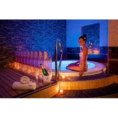 Pobyt v Jizerských horách v útulném Hotelu Bon s wellness, bowlingem a polopenzí pro 2 osoby