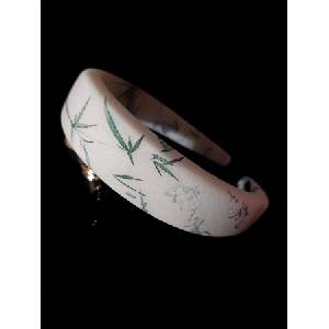 Radi handmade Елегантна диадема със десен на зелени тревички (805)