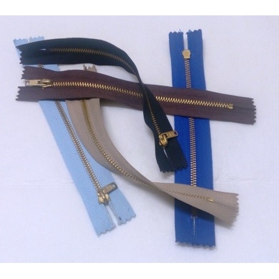Zip mosazný 20 cm