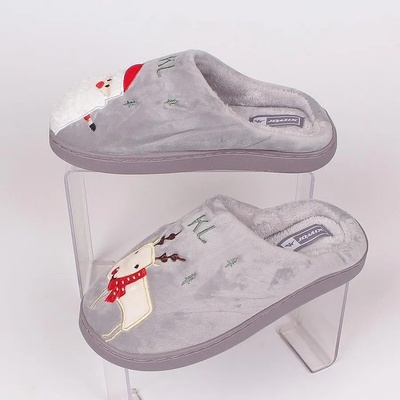 Дамски пантофи в светлосиво с Дядо Коледа и елен