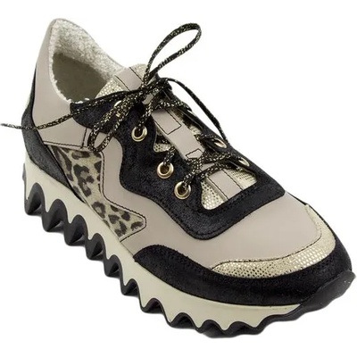 Български обувки Дамски маратонки на висока платформа бежов цвят с акцент лепорадова кожа 1459-4