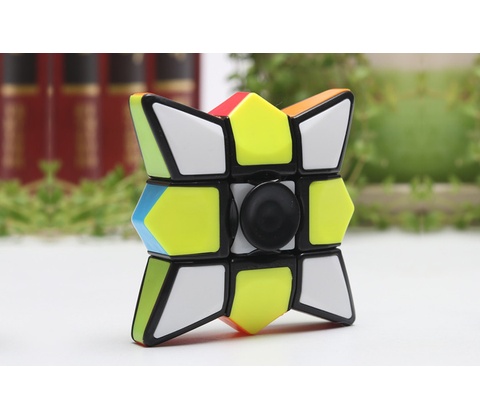 Fidget Spinner Rubikova kocka