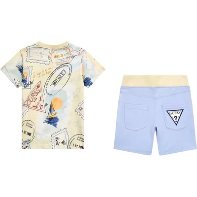 Guess Цветна тениска със синьо лого и къси светло сини панталони за момче Guess