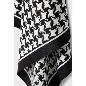 Karl Lagerfeld шалче дамско от коприна (B4W33117)