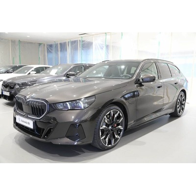 BMW 550e Touring xDrive Individual 360 kW