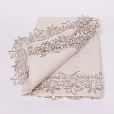 Луксозна покривка за маса с дантела 180/270