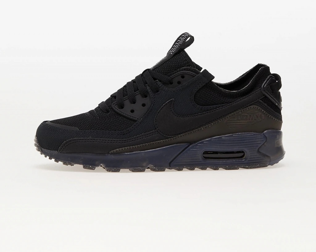nike air max ivo sn00 triple black